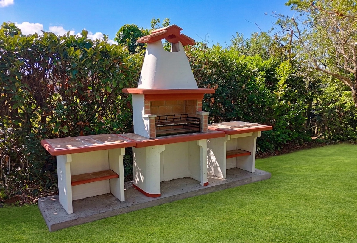 belgio con piano a sinistra e lavandino a destra